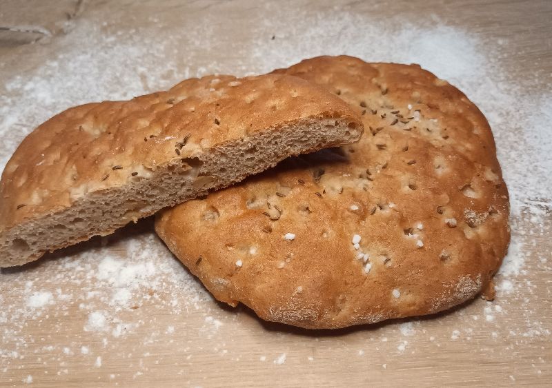 Chlebová placka škvarková.jpeg